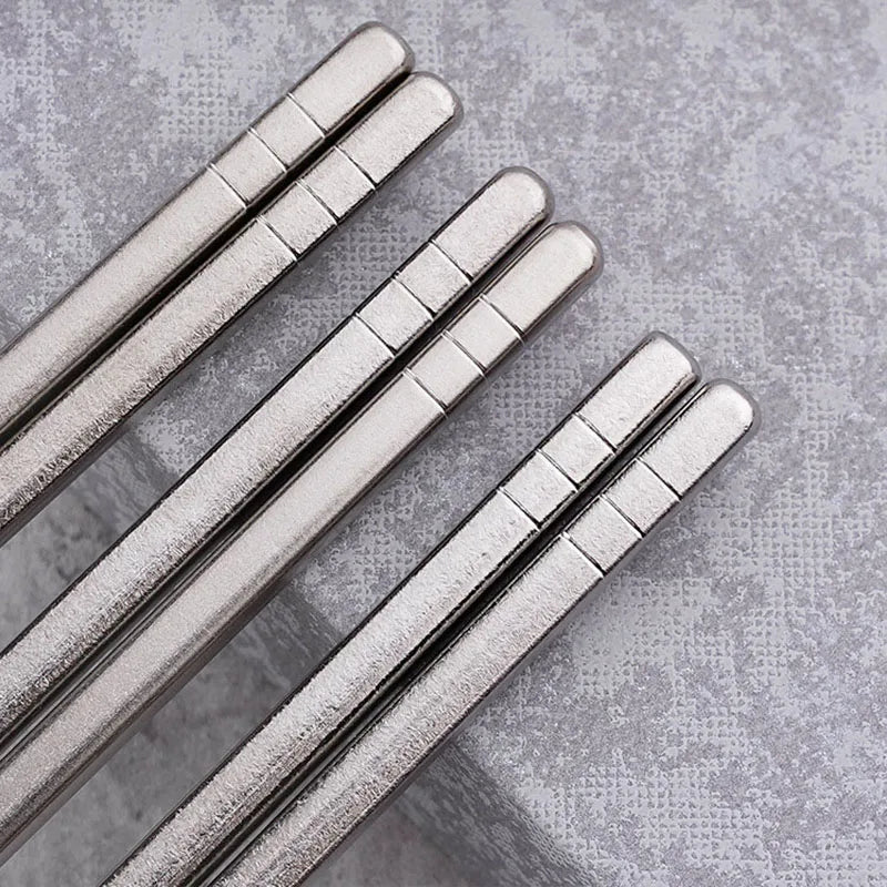 5 PCS 23cm Titanium Chopsticks Lightweight Durable Chopsticks Home Tableware Outdoor Camping Flatware Pure Titanium Chopsticks
